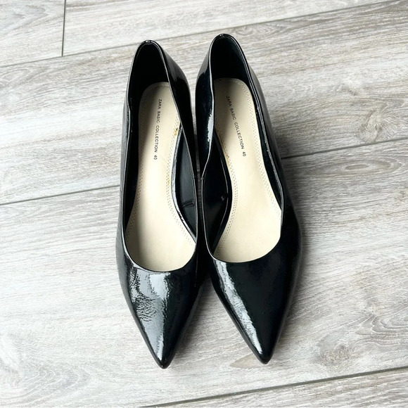 Zara Vegan Patent Leather Circle Heel Pumps - Picture 3 of 14